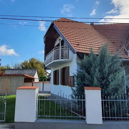 בית נופש In 35629 Balatonmáriafürdő